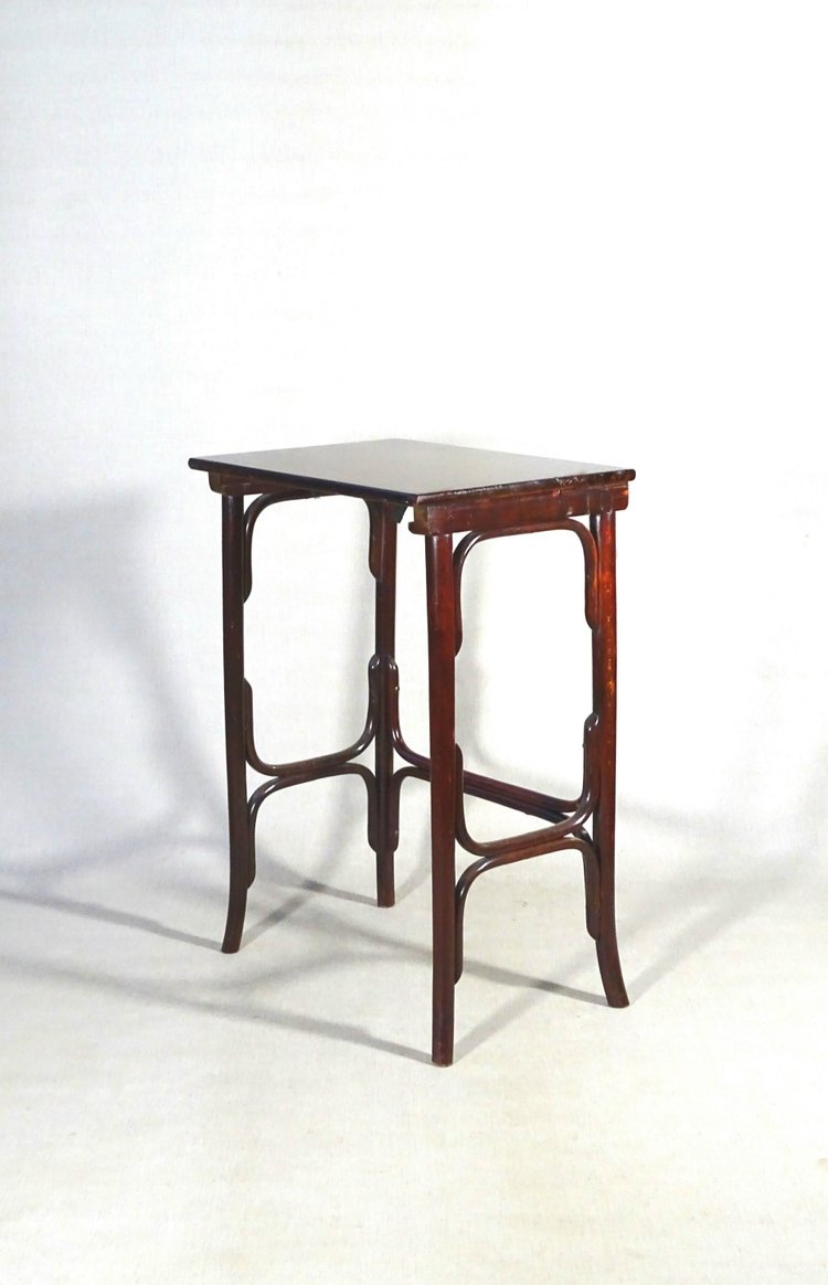 Jeu de 3 tables gigognes par Thonet, 1905 -Bentwood -