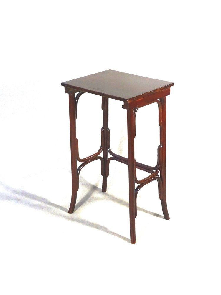 Jeu de 3 tables gigognes par Thonet, 1905 -Bentwood -