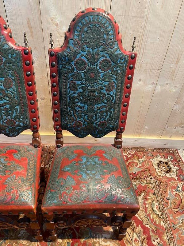 Suite de 4 chaises Louis XIII