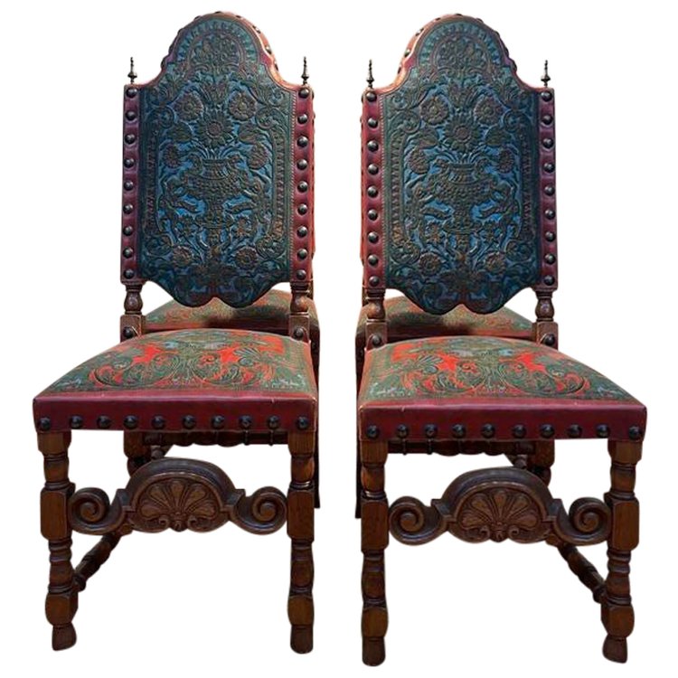 Suite de 4 chaises Louis XIII