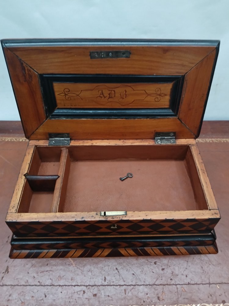 Coffret marqueté