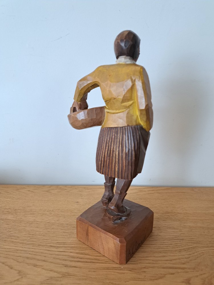 A.Climaur, Basque woman, Polychrome wood, Art Deco, 20th century.