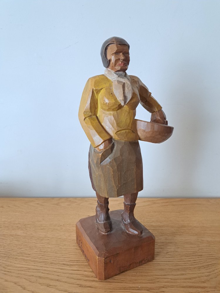 A.Climaur, Basque woman, Polychrome wood, Art Deco, 20th century.