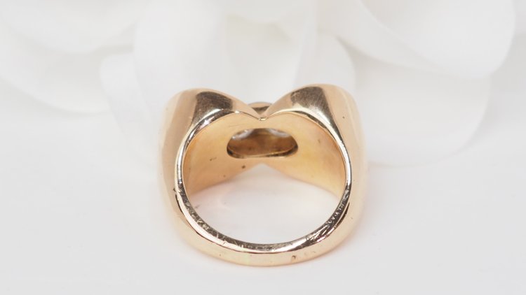 1940s knot ring in rose gold and diamonds