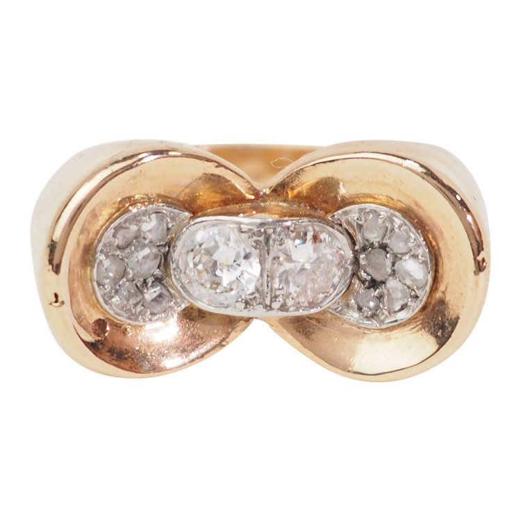 1940s knot ring in rose gold and diamonds