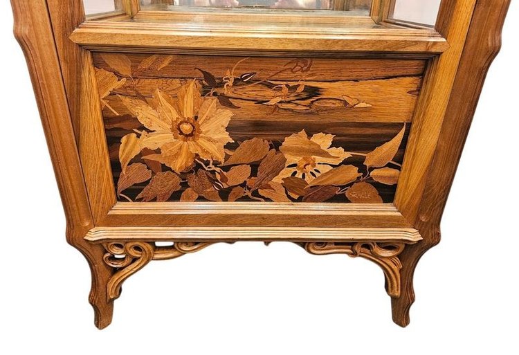 Emile Gallé "Clematis" display case