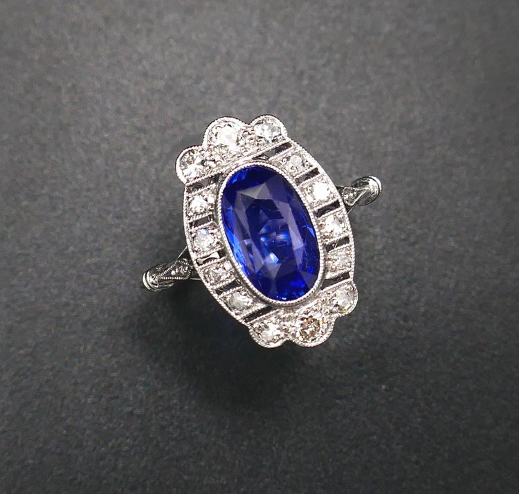 Art Deco Ring Natural Unheated Sapphire and Diamonds, Certificate.