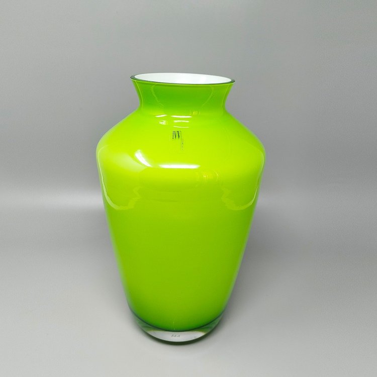 Magnifique vase vert des années 1970 par Ind. Vetraria Valdarnese. Fabriqué en Italie