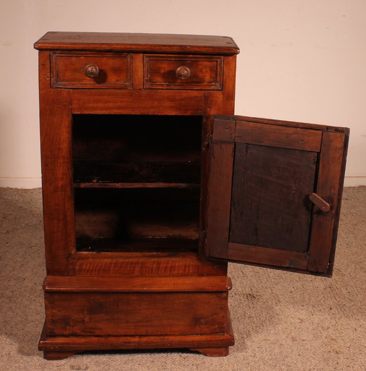 Italian Oratory In Walnut - 17th Century