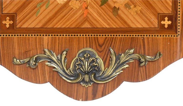 Transition style chest of drawers in marquetry with trophy decoration of musical instruments