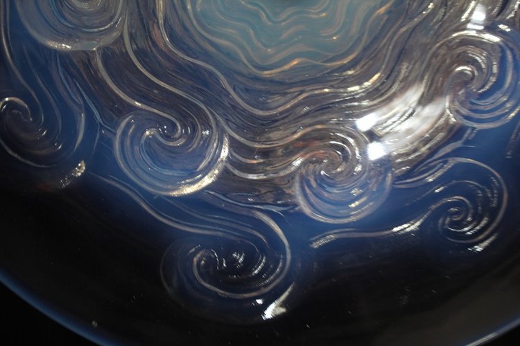 Opalescent glass bowl on foot circa 1930 in the style of Sabino and Lalique