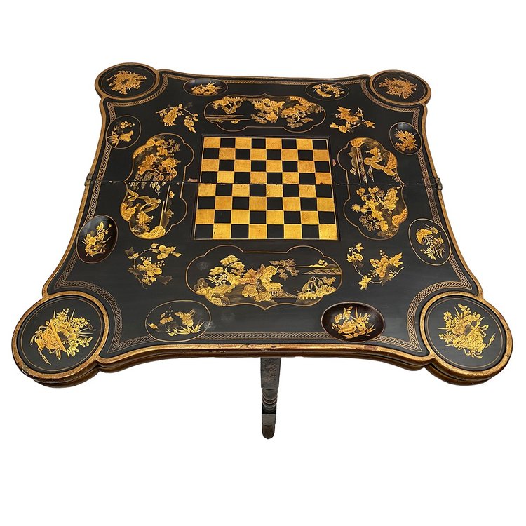 Astonishing system game table, black and gold Chinese lacquer, late 19th century