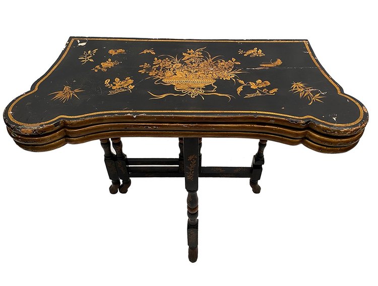 Astonishing system game table, black and gold Chinese lacquer, late 19th century