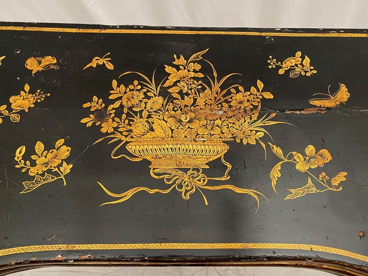 Astonishing system game table, black and gold Chinese lacquer, late 19th century