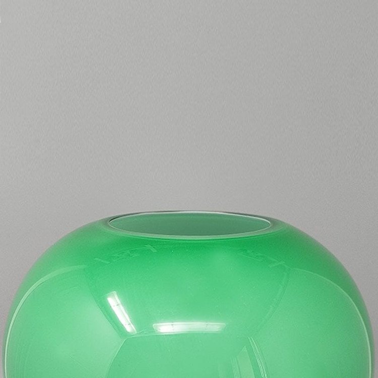 1960s Gorgeous Green Vase by Ind. Vetraria Valdarnese. Fabriqué en Italie