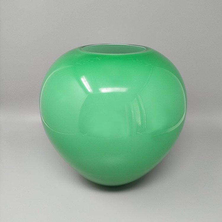 1960s Gorgeous Green Vase by Ind. Vetraria Valdarnese. Fabriqué en Italie