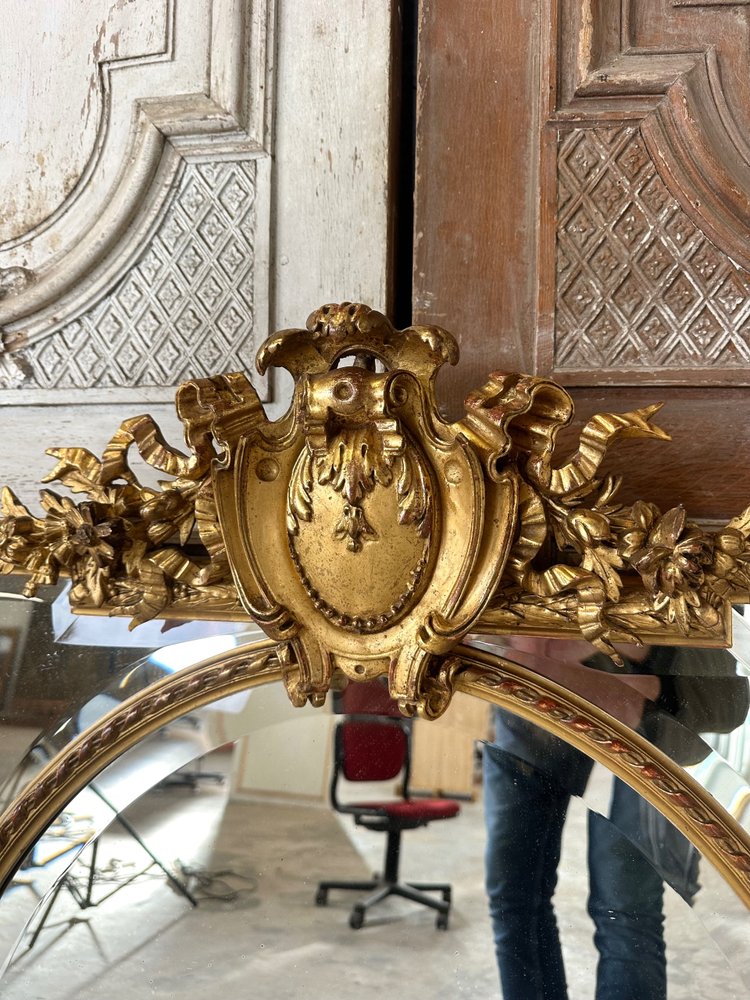 Louis XVI style mirror with closes