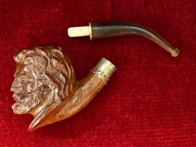 Pipe in briar root carved with the face of Guillaume TELL signed LAMBERTHOD