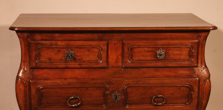 Petite Commode Tombeau En Noyer- 18° Siècle