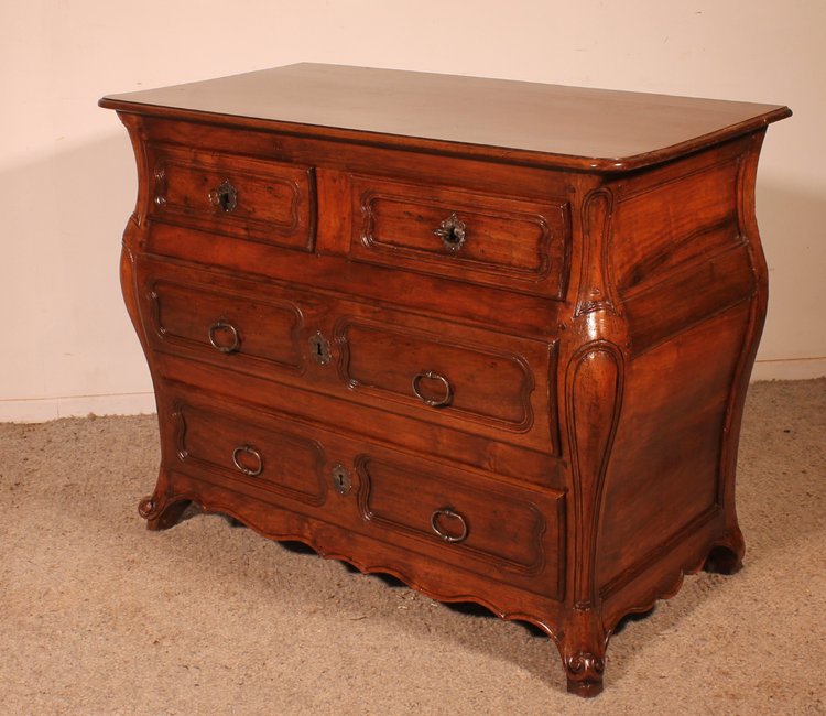 Petite Commode Tombeau En Noyer- 18° Siècle