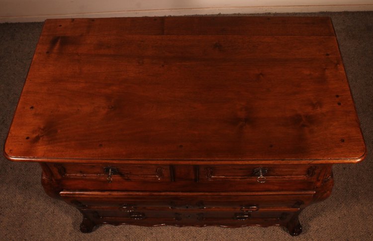 Petite Commode Tombeau En Noyer- 18° Siècle