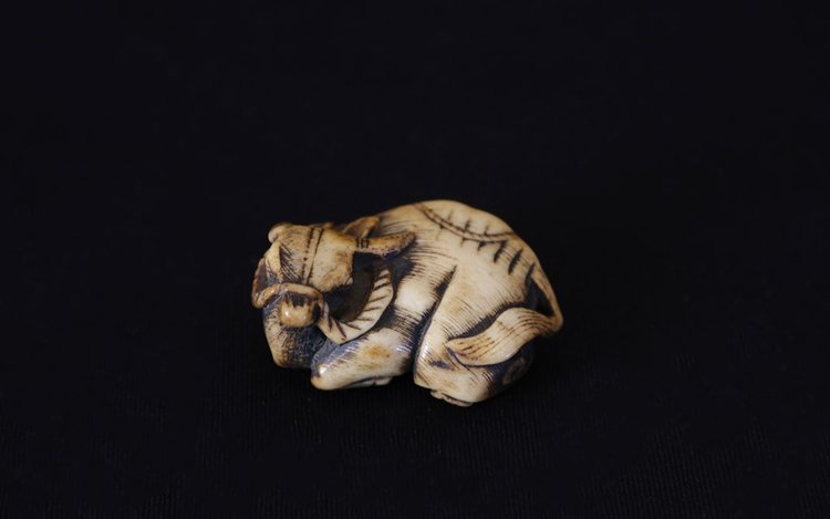 Netsuke aus Hirschhorn vom Reisfeldbüffel