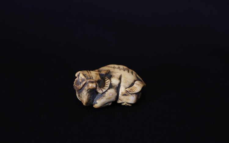 Netsuke aus Hirschhorn vom Reisfeldbüffel