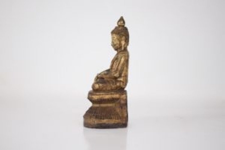 Buddha aus vergoldetem Holz, Burma, Shan-Staat