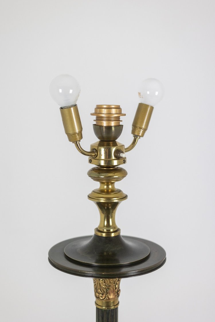 Stehlampe im Stil der Restauration aus Bronze mit zwei Patinierungen. Circa 1900. LS6115817Y