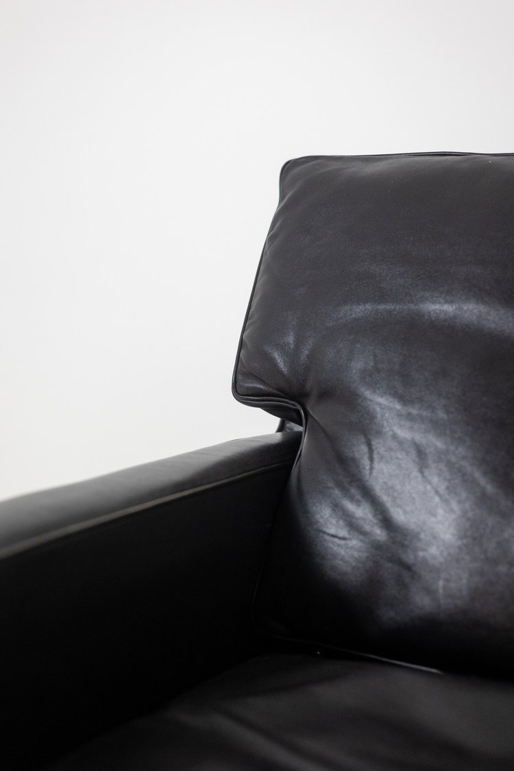 Pair of armchairs in black leather and chromed metal. 1970s. LS61441453J