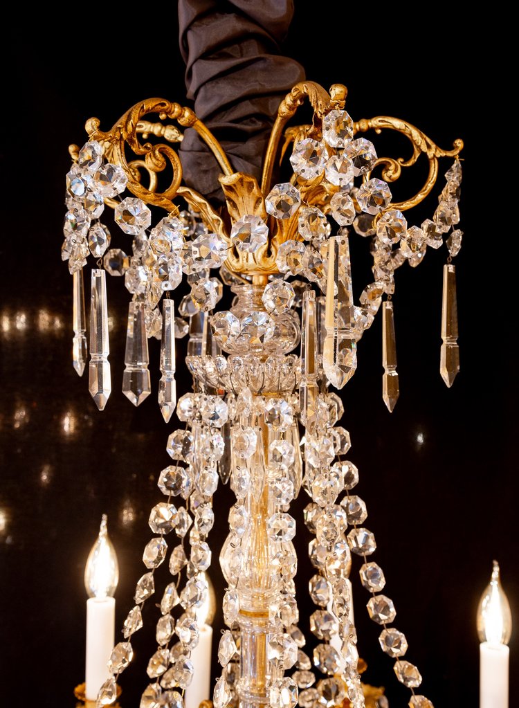 Louis XVI Style Chandelier in the Shape of a Rod in Chiseled Gilded Bronze and Cut Crystal Signed Po