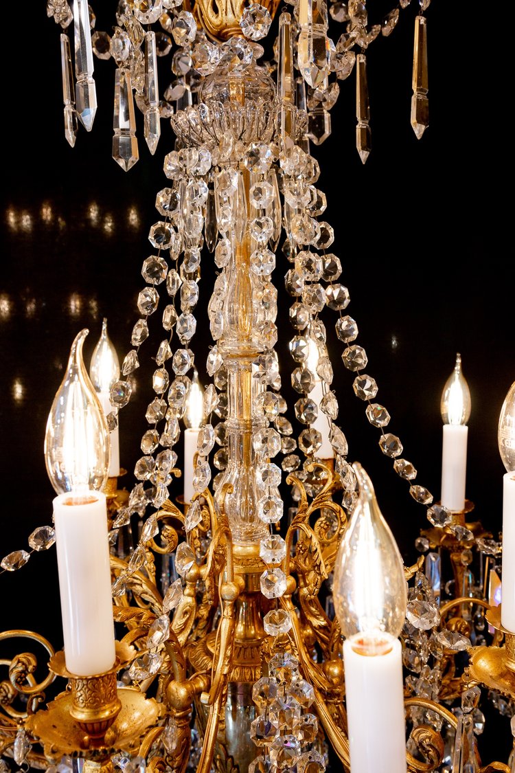 Louis XVI Style Chandelier in the Shape of a Rod in Chiseled Gilded Bronze and Cut Crystal Signed Po