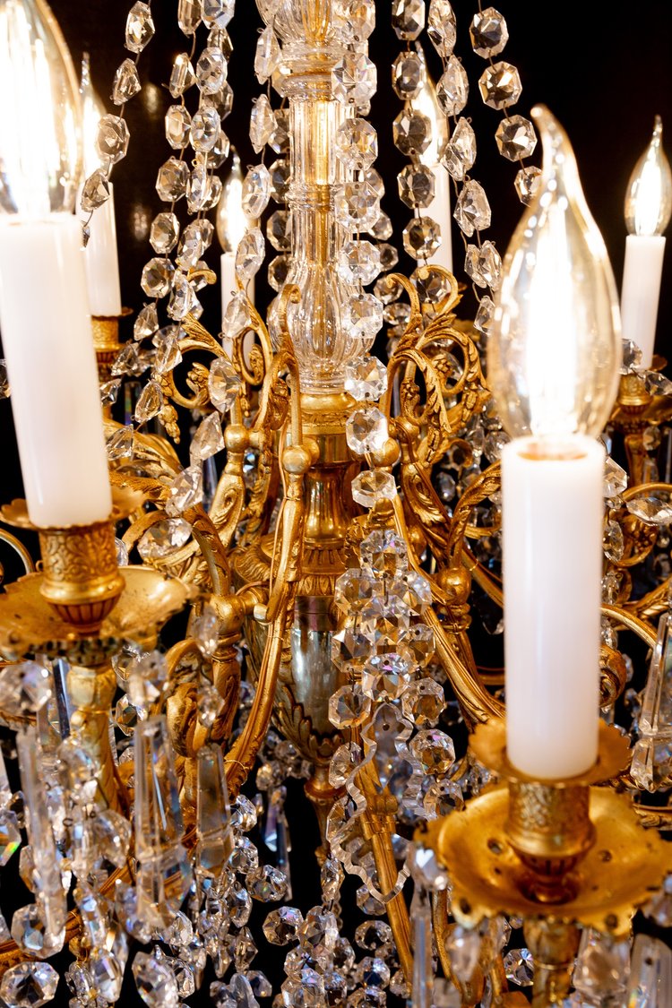 Louis XVI Style Chandelier in the Shape of a Rod in Chiseled Gilded Bronze and Cut Crystal Signed Po