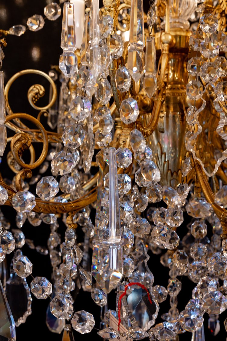 Louis XVI Style Chandelier in the Shape of a Rod in Chiseled Gilded Bronze and Cut Crystal Signed Po