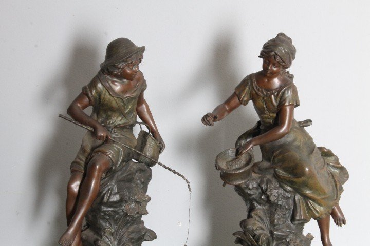 Coppia di sculture Auguste Moreau fine 800 in antimonio Patinato pescatore e Contadina . Mis h 46 