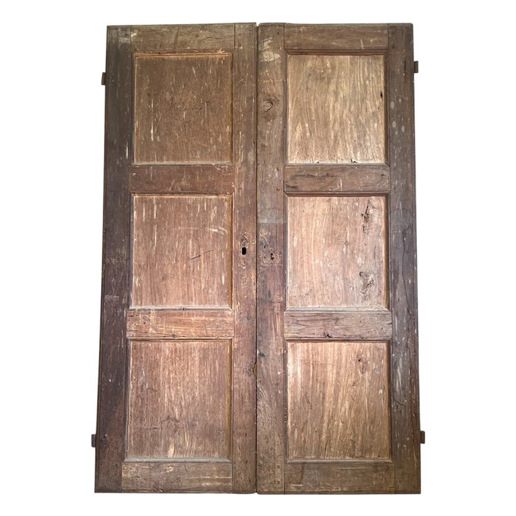 Walnut doorway from the 1700s