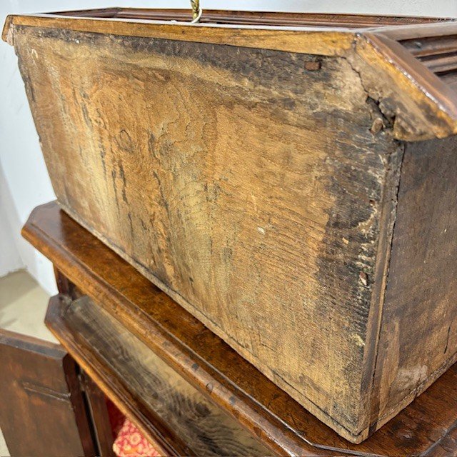 Antique sideboard - cabinet seventeenth century Marche era 600 . Solid walnut. Measures68 x 31 . h 85