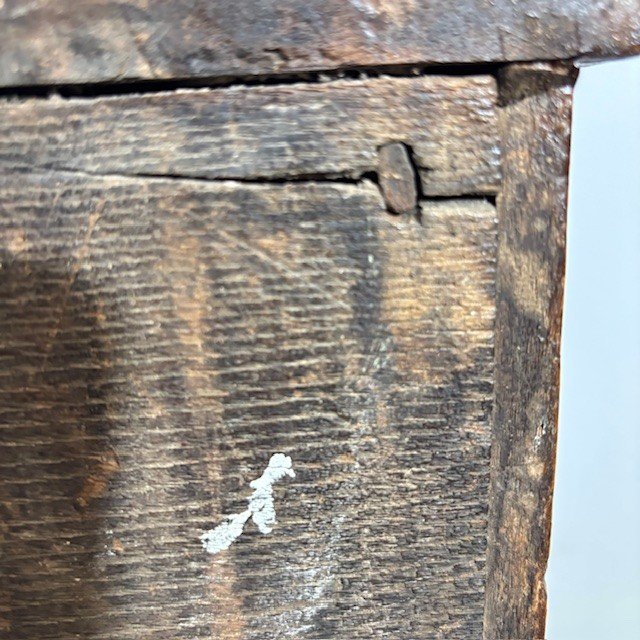 Antique sideboard - cabinet seventeenth century Marche era 600 . Solid walnut. Measures68 x 31 . h 85