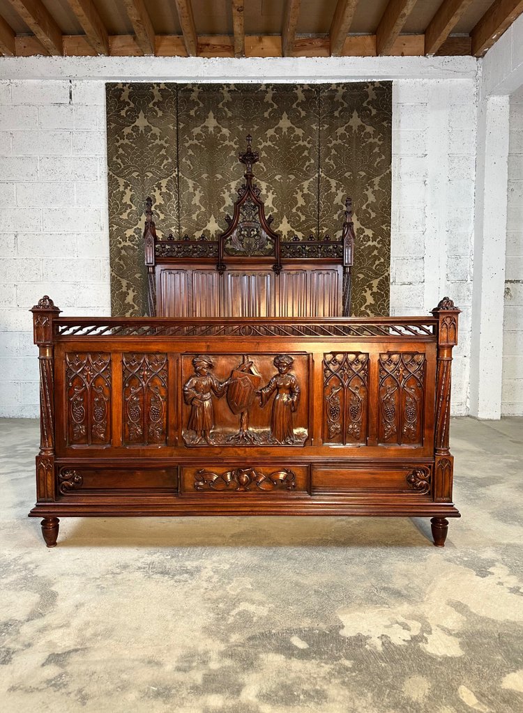 Neo-Gothic walnut bed 19th century