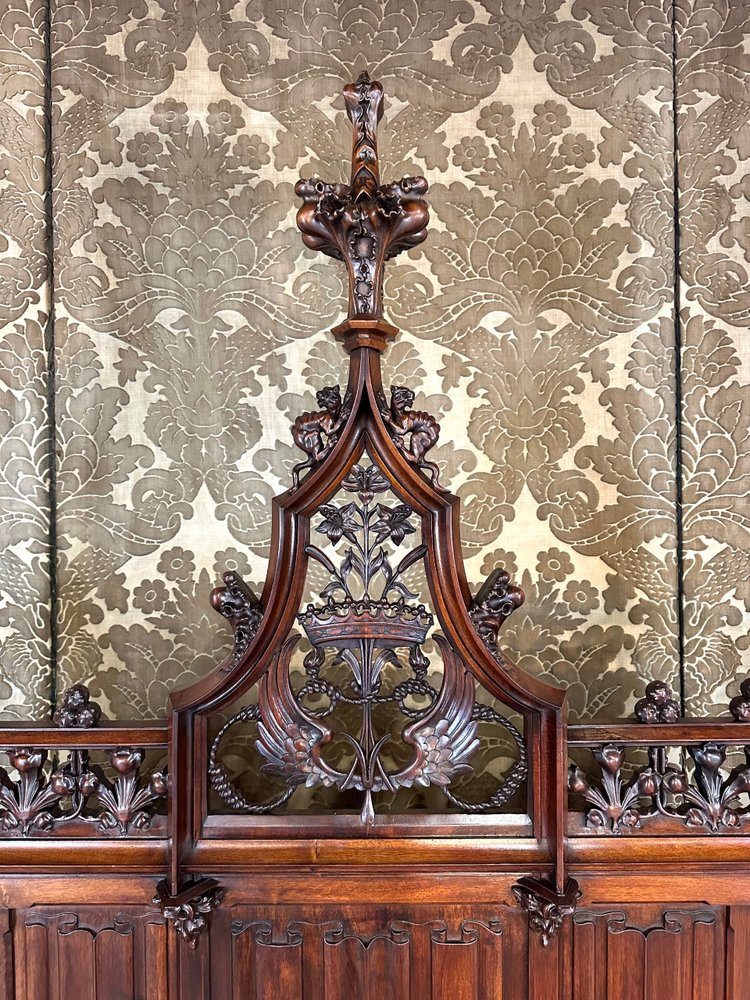 Neo-Gothic walnut bed 19th century