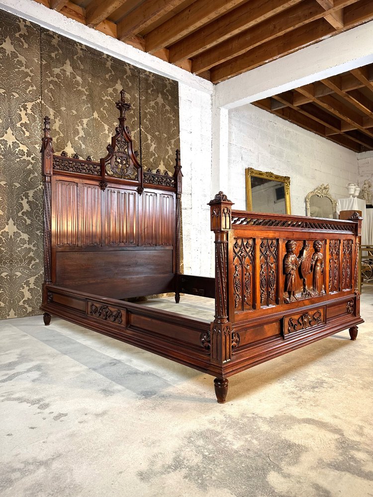 Neo-Gothic walnut bed 19th century