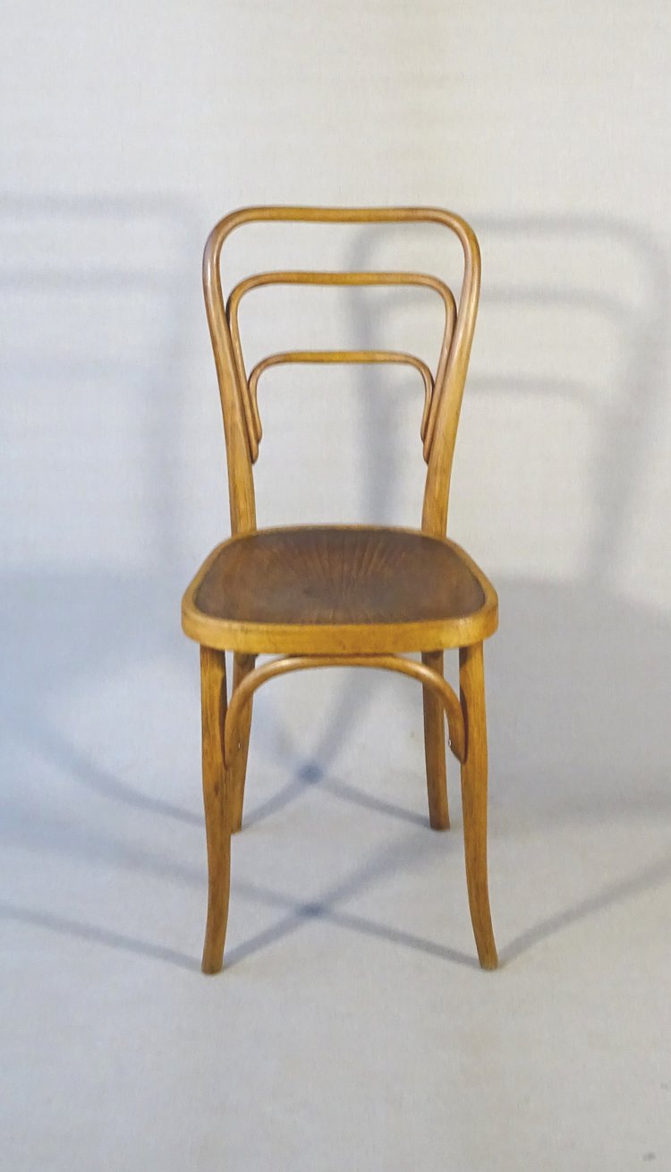 Deux chaises N° 248a de KOHN, vers 1905, noyer clair- no Thonet