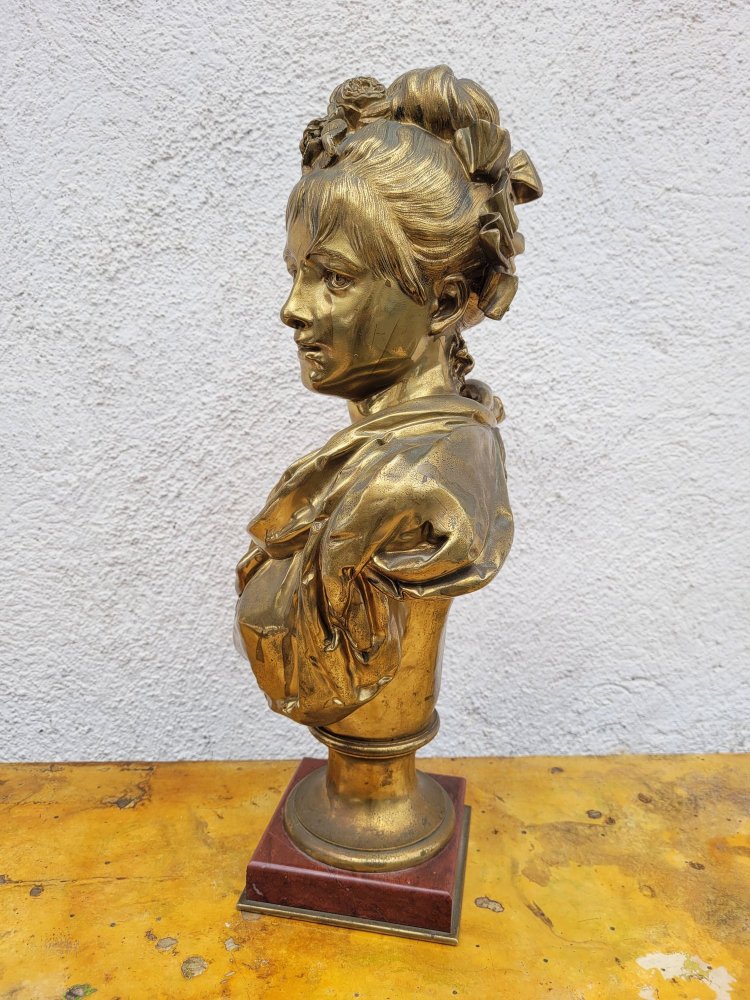 A Carrier, Buste De Femme En Bronze, Signé, XIXème Siècle