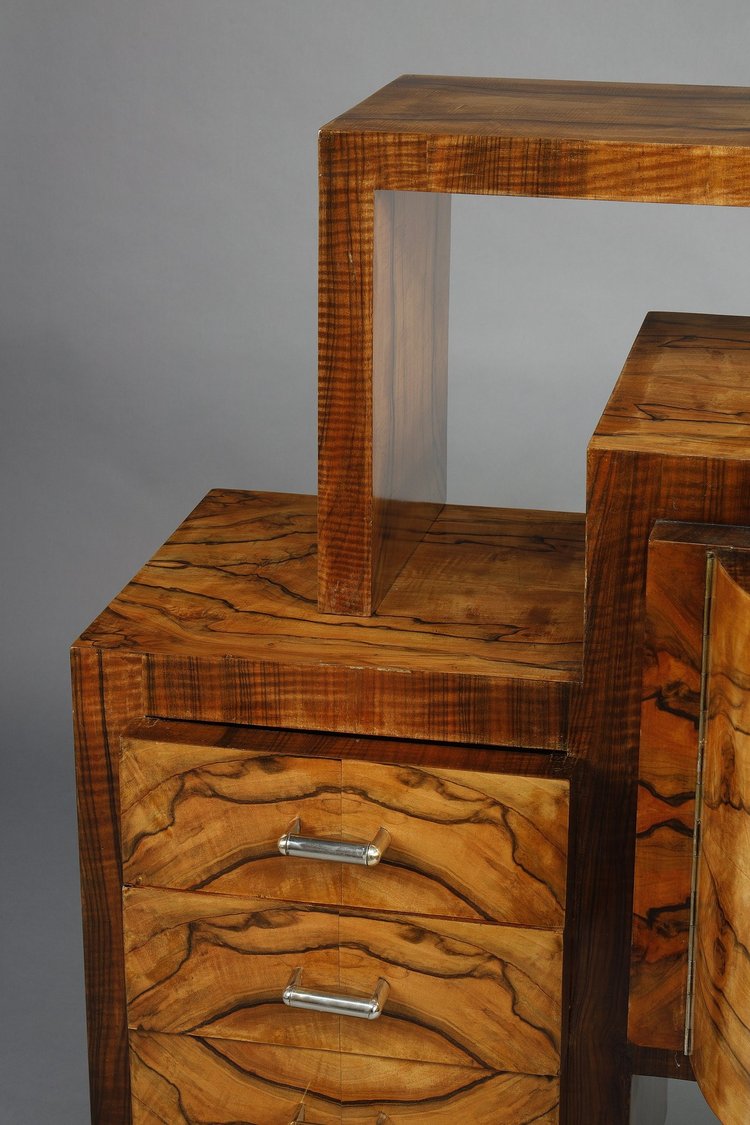 LARGE ART DECO BAR CABINET IN WALNUT VENEER