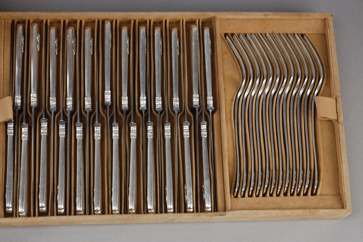 FLATWARE SILVER IN AN OAK CASE BY ALFONSE DEBAIN GOLDSMITH IN PARIS