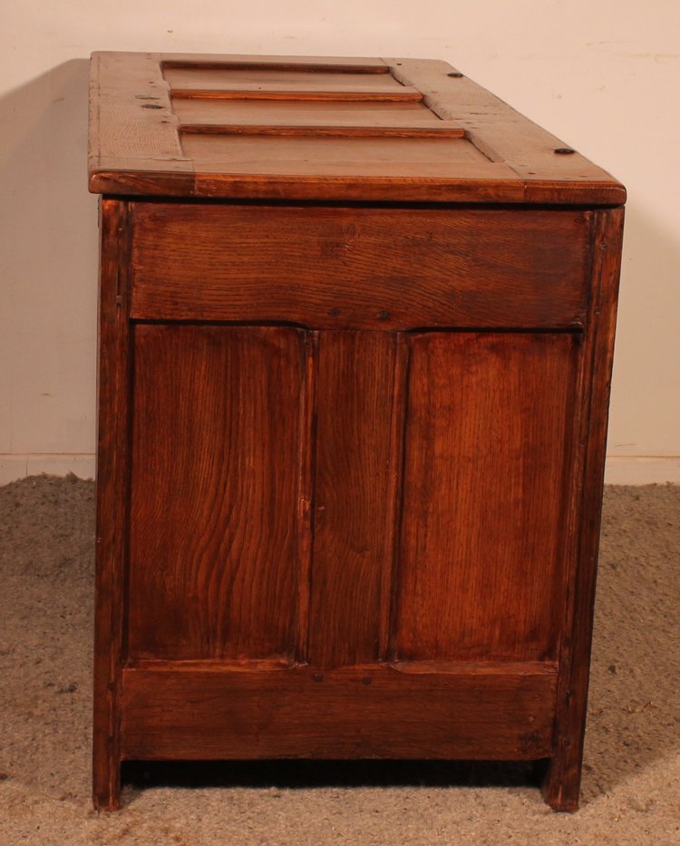 Renaissance Oak Chest - 17th Century