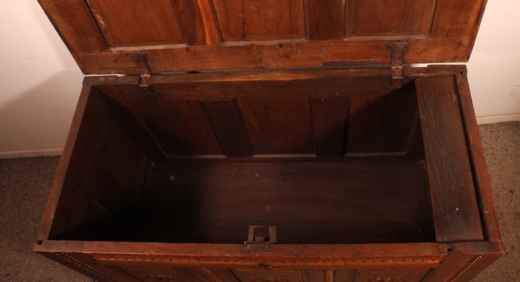 Renaissance Oak Chest - 17th Century