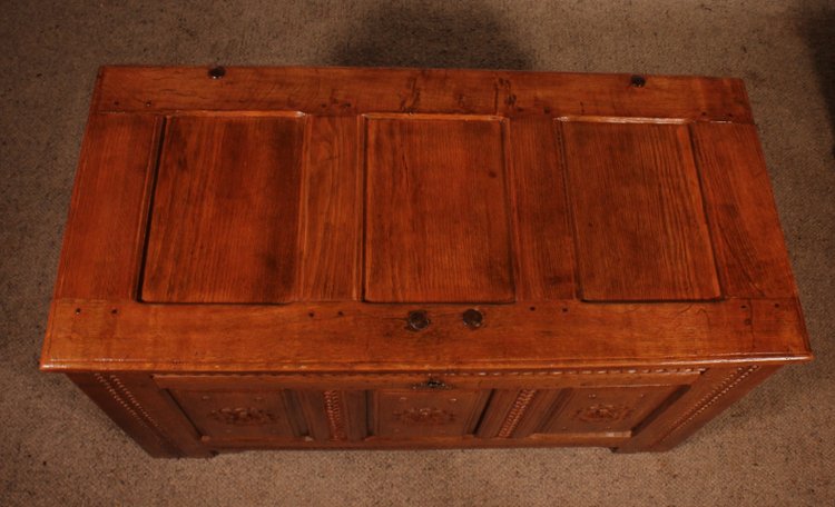 Renaissance Oak Chest - 17th Century