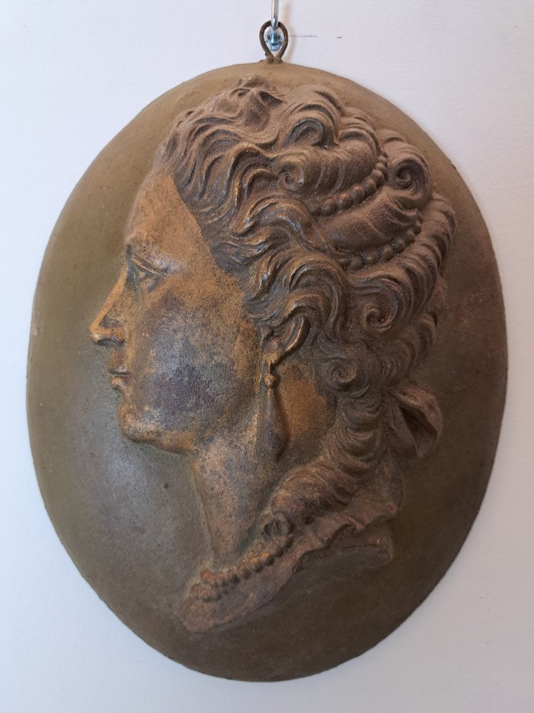 Marie De Médicis , Medallion in Patinated Cast Iron , XIX°.