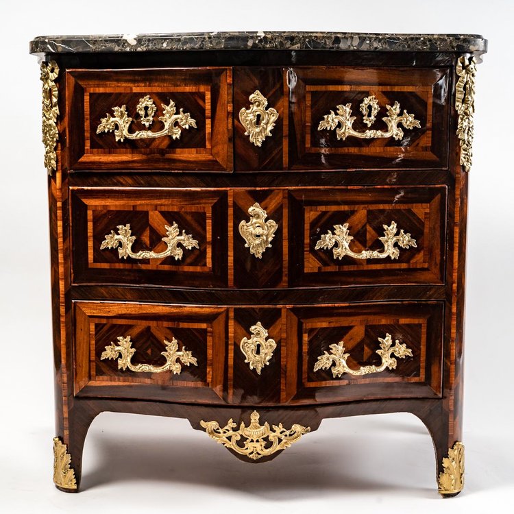 Bon Durand - Small chest of drawers in Satinwood, Rosewood and Kingwood Louis XV period circa 1765